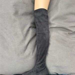 Stuart Weitzman gray suede over the knee boots, size 7.5. Excellent condition.